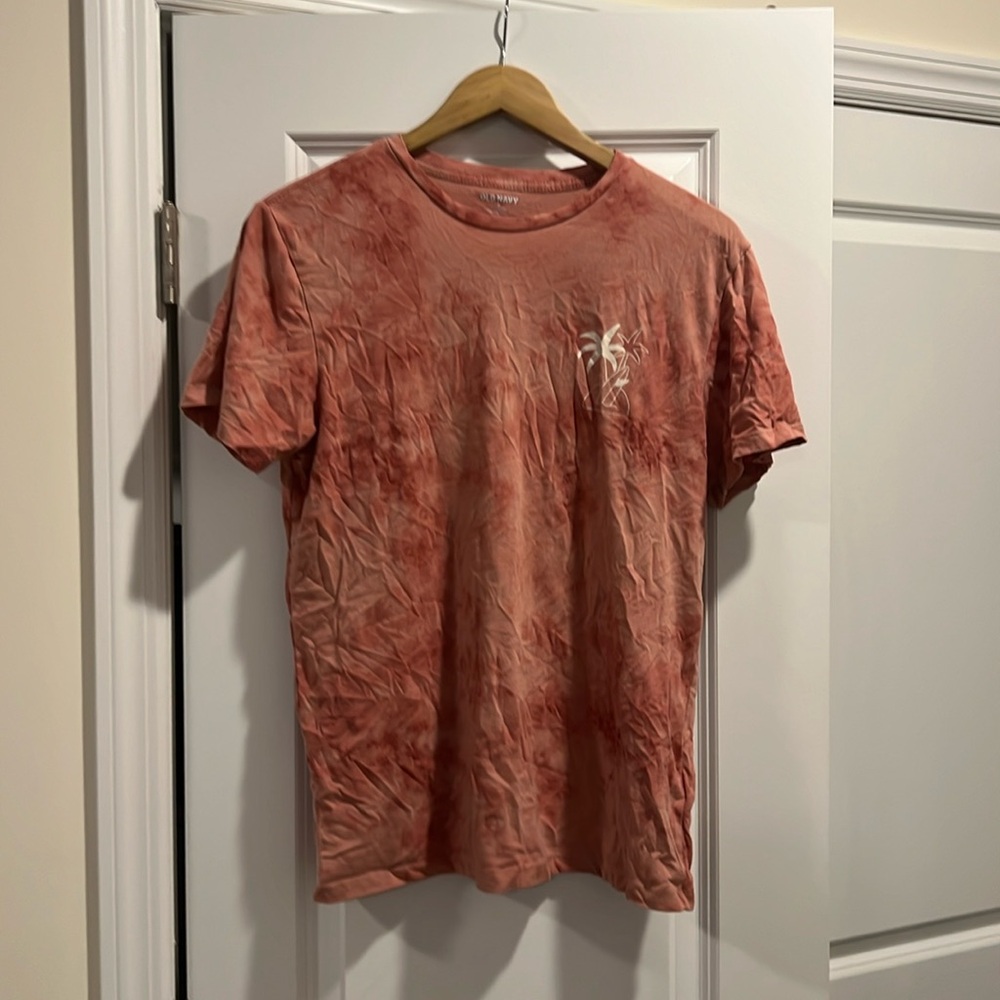 Old Navy T shirt